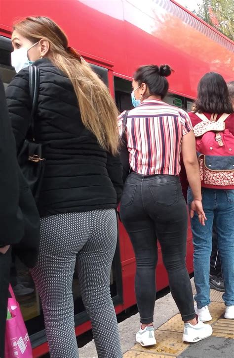 tetas en el bus|Arrimones en el metro: campaña viral te pone en el  .